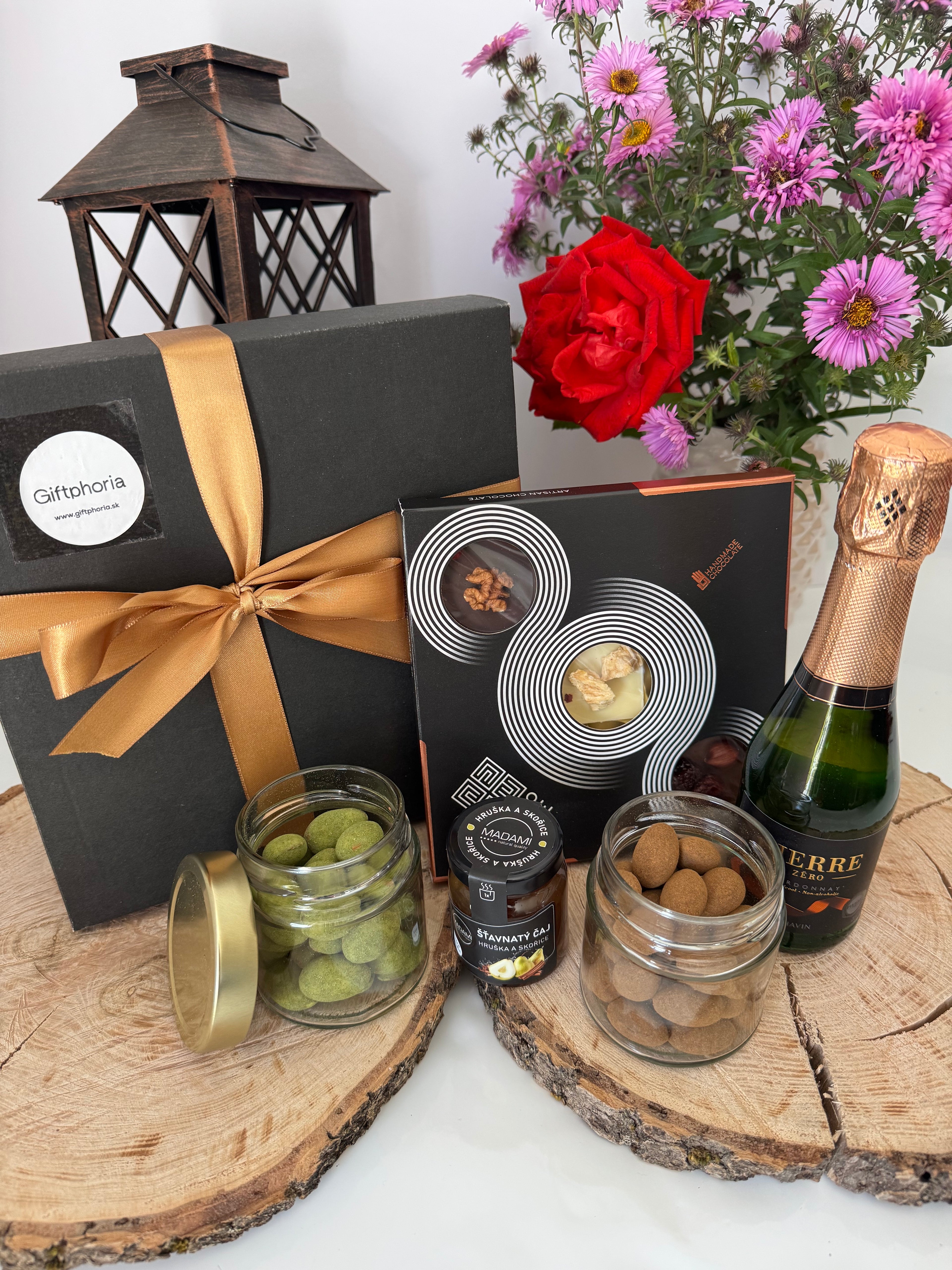 Gift box – Chocolate and Nuts
