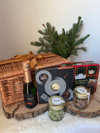 Gift basket M - Tea and chocolate