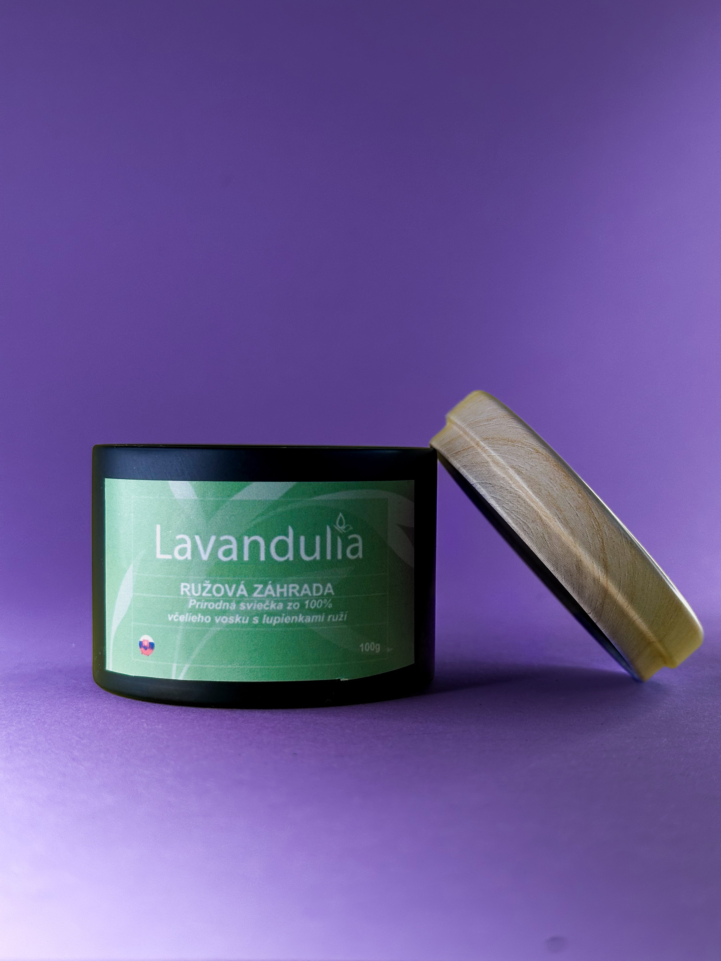 Rose Garden – natural candle made of 100% beeswax with roses